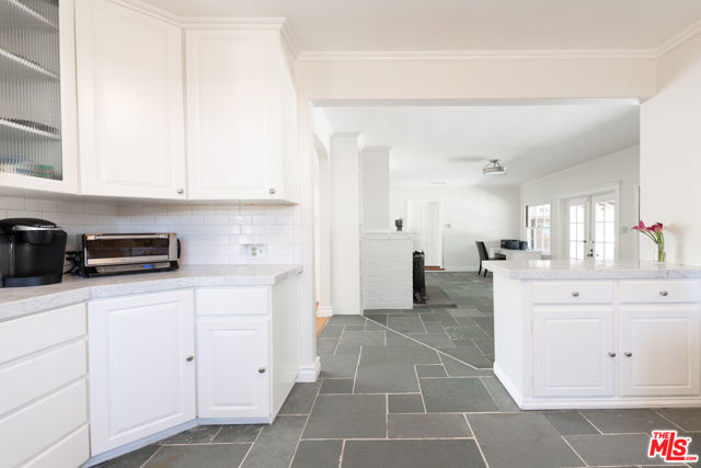 5454 Agnes Avenue, Valley Village CA: https://media.crmls.org/mediaz/21a49f9b-13c5-4233-8e33-413b9f555a15.jpg