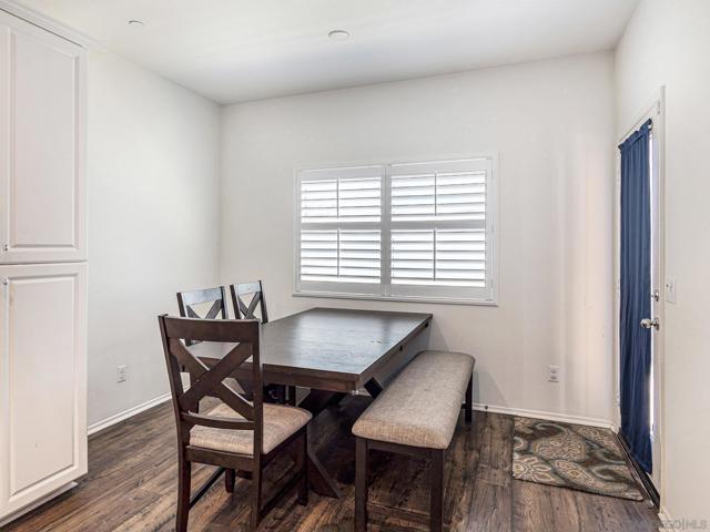 35406 Brown Galloway Ln, Fallbrook CA: https://media.crmls.org/mediaz/21a4be62-a176-4cd4-a370-3fec071600ed.jpg