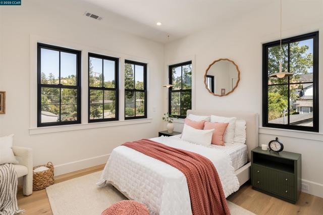 238 Cameo Dr, Danville CA: https://media.crmls.org/mediaz/21a4d6d7-611e-426a-a602-a1bd267f3014.jpg