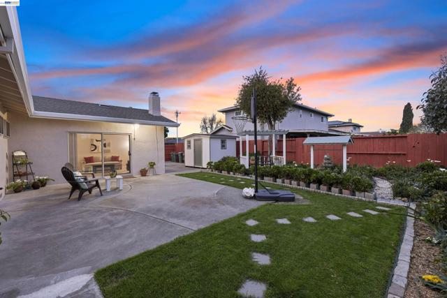 6364 Honeysuckle Dr, Newark CA: https://media.crmls.org/mediaz/21a4eb48-5414-4bbb-9798-85cb9ad53551.jpg