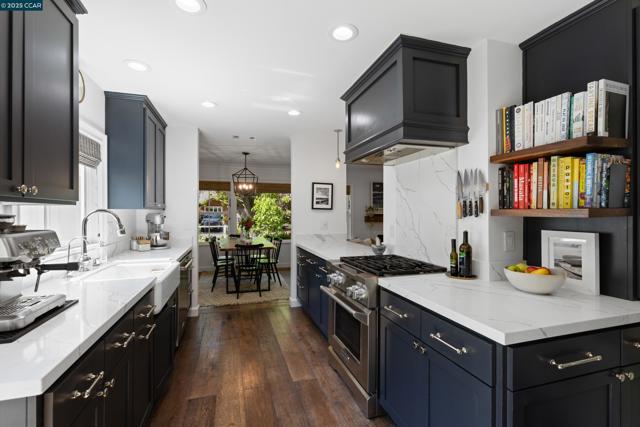 2716 W Newell Ave, Lafayette CA: https://media.crmls.org/mediaz/21a53268-3043-4670-8b0a-882607ebb44b.jpg
