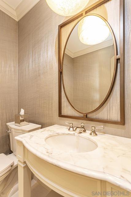 700 Front Street, San Diego CA: https://media.crmls.org/mediaz/21a543da-fb70-4089-ac8d-d6fcb5217471.jpg