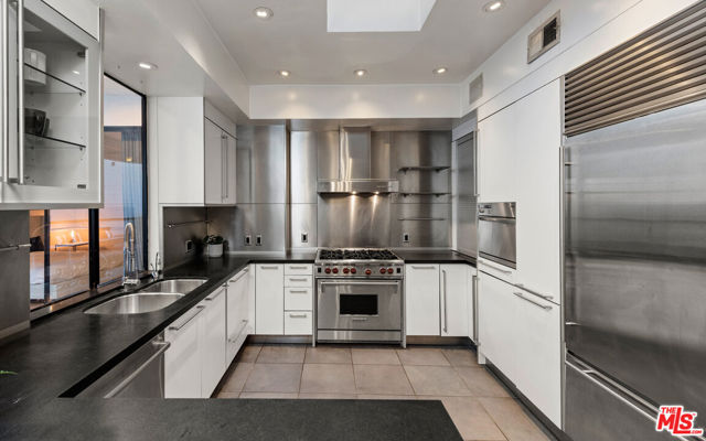 1790 Viewmont Drive, Los Angeles CA: https://media.crmls.org/mediaz/21a54959-a3cf-4672-97ea-8bf1228dfe12.jpg