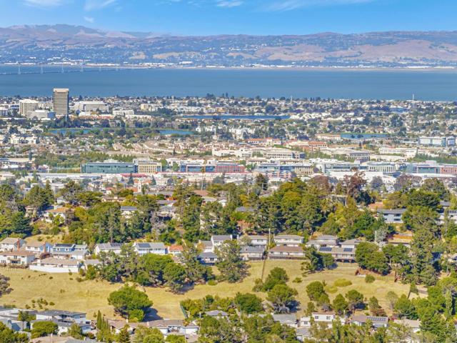 1741 Los Altos Drive, San Mateo CA: https://media.crmls.org/mediaz/21a59e14-c27a-4d58-9f14-ee54d9120c77.jpg