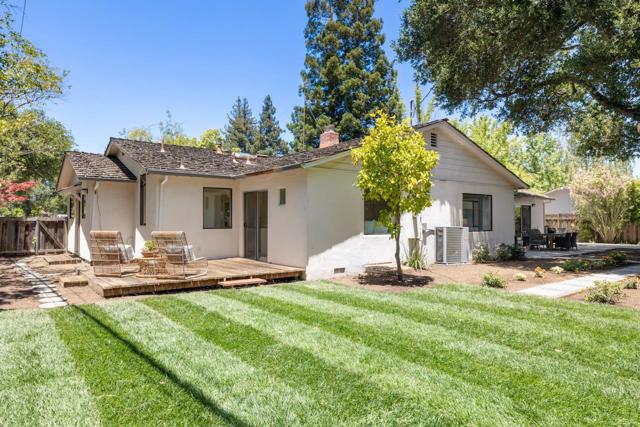 1235 Montclaire Way, Los Altos CA: https://media.crmls.org/mediaz/21a63214-1048-462d-b8ee-d75e2a0189c0.jpg