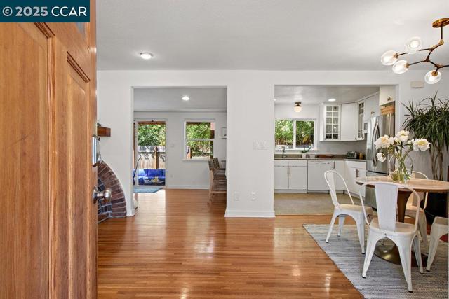 66 Del Hambre Cir, Walnut Creek CA: https://media.crmls.org/mediaz/21a7b18a-dad7-417e-b3af-360243a12b76.jpg