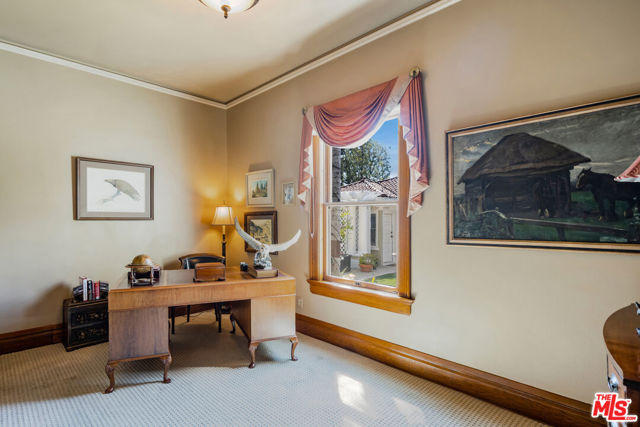 Image 32 of 40 For 401 Windsor Boulevard