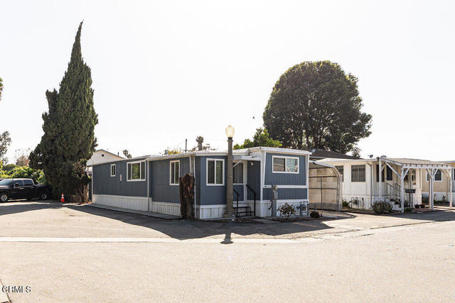 710 W Harvard Boulevard, Santa Paula CA: https://media.crmls.org/mediaz/21a7e155-354b-43a8-b493-e3e4173a3431.jpg