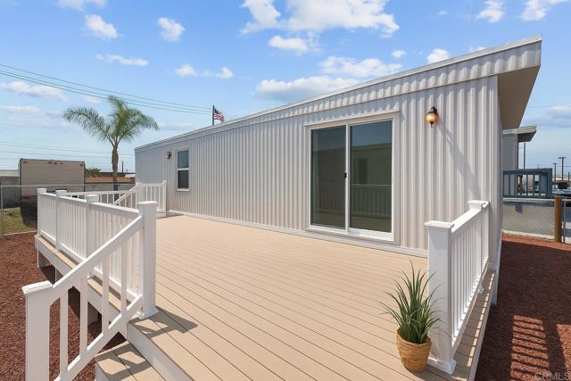 1425 E Madison Avenue, El Cajon CA: https://media.crmls.org/mediaz/21a7fc06-2aa6-4309-a370-57dc51c9f040.jpg