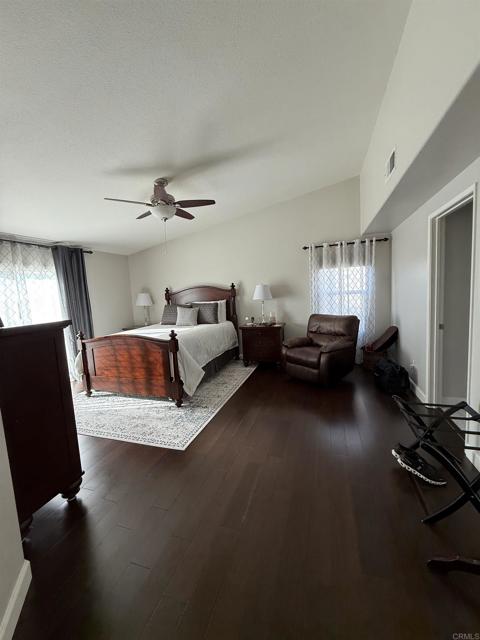 Detail Gallery Image 16 of 26 For 346 Rimhurst Ct, Oceanside,  CA 92058 - 4 Beds | 2 Baths