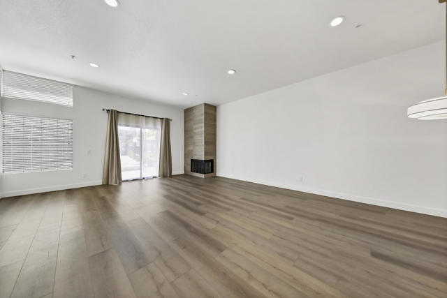 Image 9 of 41 For 2601 Broadmoor Drive 2