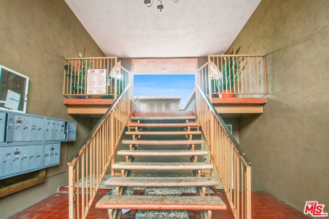 14108 Doty Avenue, Hawthorne CA: https://media.crmls.org/mediaz/21a8d39c-4c50-49a2-b696-d36089227a4b.jpg