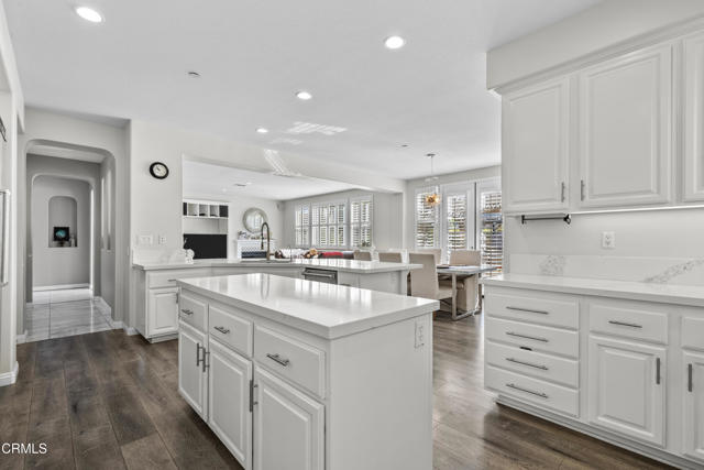 2012 Keltic Lodge Drive, Oxnard CA: https://media.crmls.org/mediaz/21a95028-e911-4904-b101-e0ef2327a31b.jpg