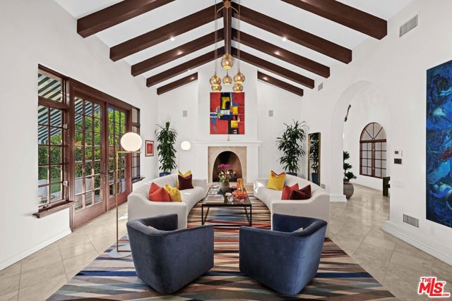 2347 E Valley Road, Santa Barbara CA: https://media.crmls.org/mediaz/21a99641-161b-4bfa-ab3c-4d5848cf1d34.jpg