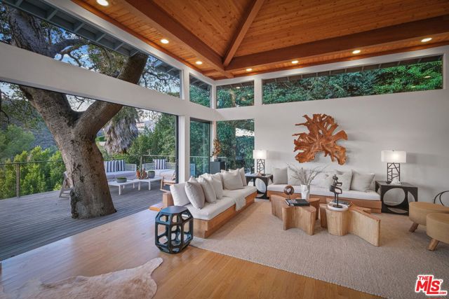 Drew Fenton | 1515 Umeo Road Pacific Palisades CA | MLS: 7254935