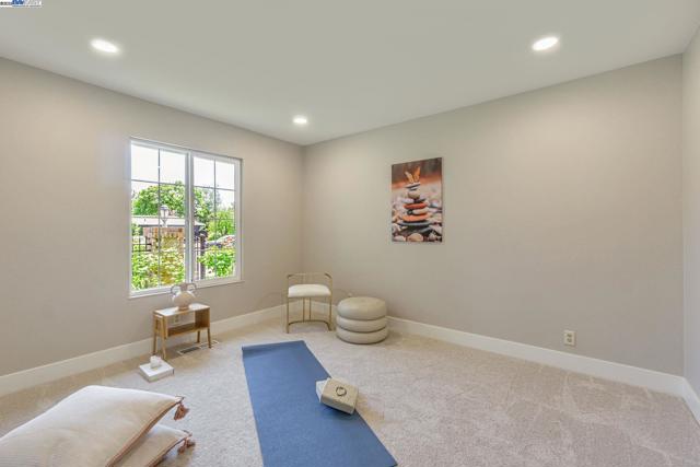 36 Barcelona Ct, Danville CA: https://media.crmls.org/mediaz/21a9d175-cf0d-4fed-af81-c0ec11aef221.jpg