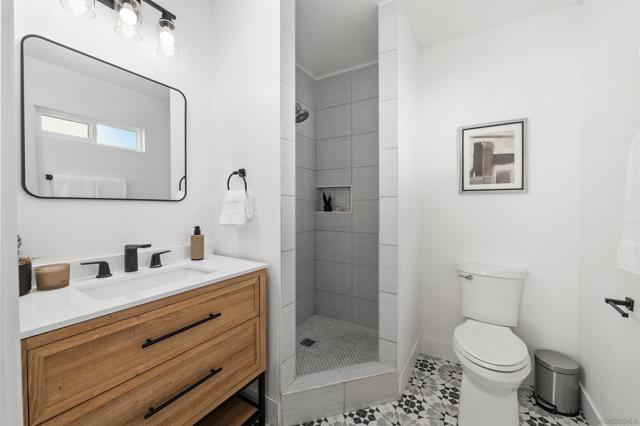 2103 Garfield, San Diego CA: https://media.crmls.org/mediaz/21a9d812-a919-4075-a1d0-574e24aad84d.jpg