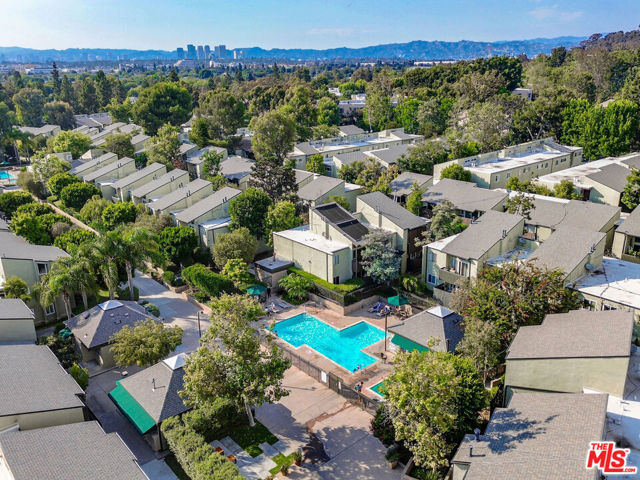 5003 Stoney Creek Road, Culver City CA: https://media.crmls.org/mediaz/21a9e837-3842-483d-ace2-b3596623edac.jpg