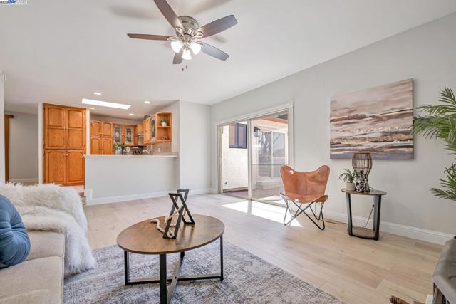 36339 Beech Pl, Newark CA: https://media.crmls.org/mediaz/21a9ec75-aab5-423b-b5f5-7193a6ecd856.jpg
