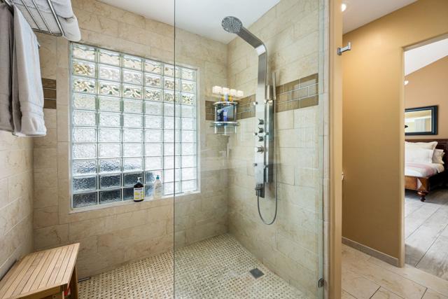 72915 Skyward Way, Palm Desert CA: https://media.crmls.org/mediaz/21a9ed37-ecf3-4c39-8550-ff6f907bd4a4.jpg