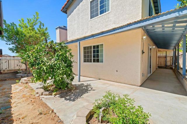 2412 Heatherwood Court, Escondido CA: https://media.crmls.org/mediaz/21aa0d5c-3fd1-4d9a-83ff-211de19b5623.jpg