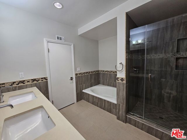 4444 Wilshire Boulevard, Los Angeles CA: https://media.crmls.org/mediaz/21aa169a-bfb8-4ea1-baf6-695a5dfb163f.jpg