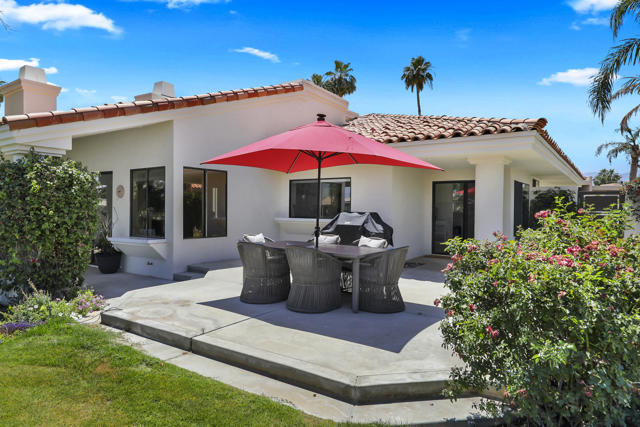 80671 Cherry Hills Drive, La Quinta CA: https://media.crmls.org/mediaz/21aa2b43-8e30-4102-8a4f-6f9af6412b78.jpg