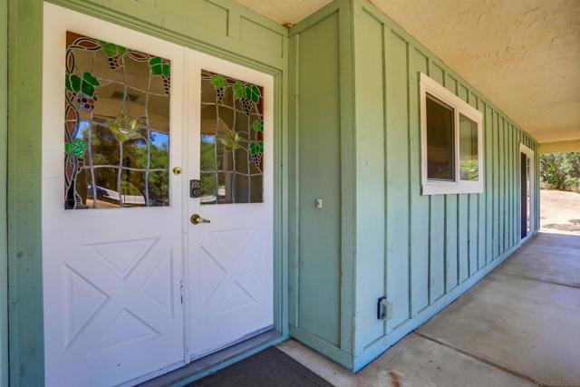 30180 Lilac Rd, Valley Center CA: https://media.crmls.org/mediaz/21abef7a-5fc6-4b95-aa56-1ef6781053f9.jpg