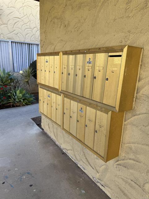 Image 21 of 22 For 1149 Emerald Avenue