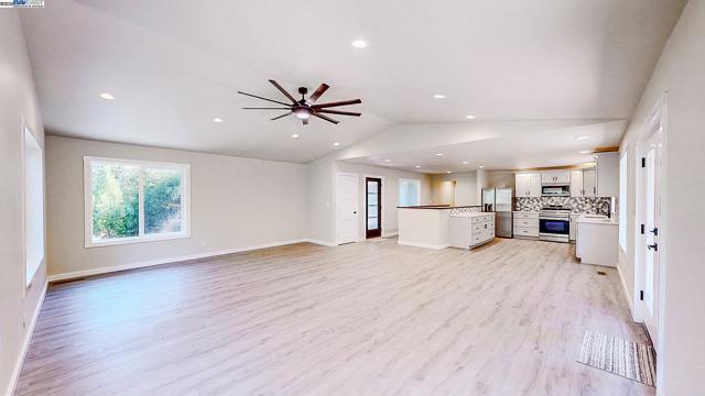 21451 Phoenix Lake Rd, Sonora CA: https://media.crmls.org/mediaz/21acd679-c788-4780-b7a5-4eae126a7d39.jpg
