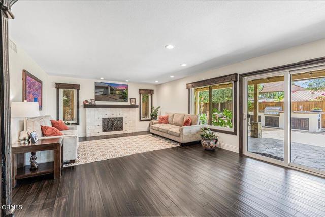 2458 Brookhill Drive, Camarillo CA: https://media.crmls.org/mediaz/21ad1116-1bc2-4aee-acfe-af0a6a532444.jpg