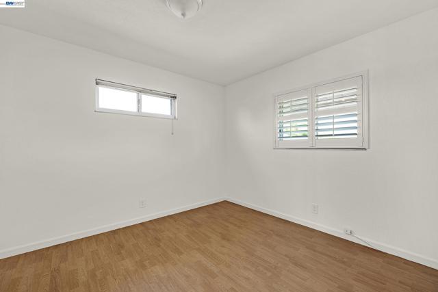 Image 26 of 47 For 15126 Andover St