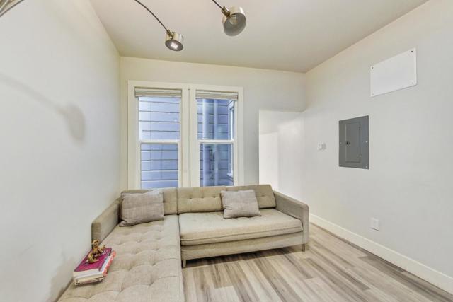 811 Oak Street, San Francisco CA: https://media.crmls.org/mediaz/21adf7d6-f904-47a5-9af1-35d91f481496.jpg