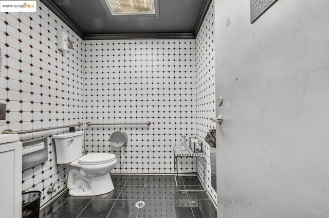 Image 31 of 49 For 15028 Hesperian Blvd