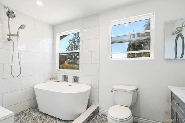 1736 Bellington Lane, Fallbrook CA: https://media.crmls.org/mediaz/21aeb257-9b8b-454f-99be-eddab67688e8.jpg