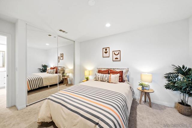 3135 Linwood St, Vista CA: https://media.crmls.org/mediaz/21aeca09-2836-47a5-bb90-1243617b06c3.jpg