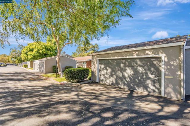812 Royal Ann Ln, Concord CA: https://media.crmls.org/mediaz/21af7350-d210-4c73-8b09-ac9f66a6bd7f.jpg