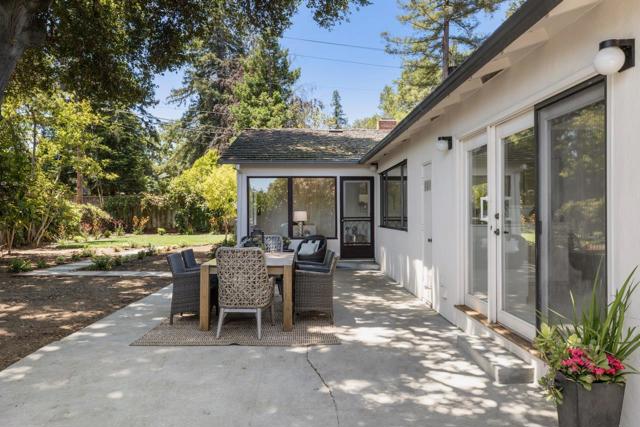 1235 Montclaire Way, Los Altos CA: https://media.crmls.org/mediaz/21af9d1b-b76c-4fc5-a84b-ee3028b5a0cd.jpg
