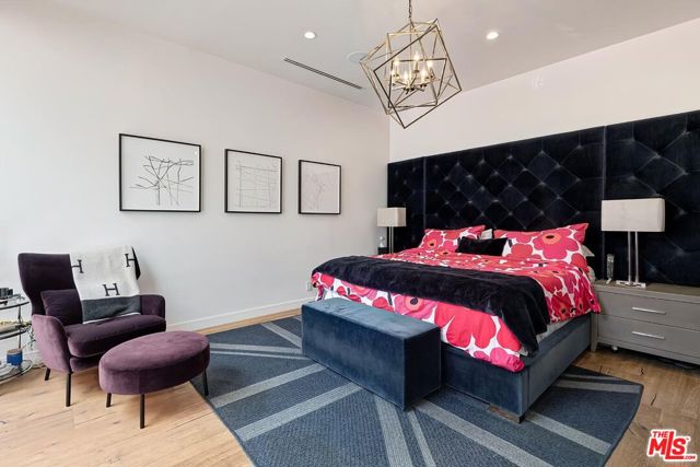 9792 Oak Pass Road, Beverly Hills CA: https://media.crmls.org/mediaz/21aff651-5fb5-4dd9-a38e-303d4da70ddb.jpg