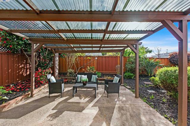 30847 Prestwick Ave, Hayward CA: https://media.crmls.org/mediaz/21b147f5-d92d-464c-a7d8-0c6b298b6672.jpg
