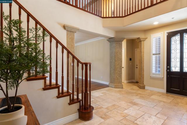 1669 Albani Place, Brentwood CA: https://media.crmls.org/mediaz/21b14eaf-a5d5-470f-a550-3528d6b782d2.jpg
