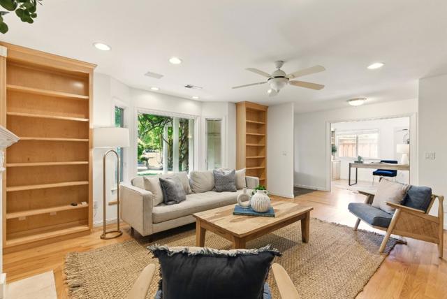 41 Regent Place, Palo Alto CA: https://media.crmls.org/mediaz/21b15155-1228-4afe-b2a7-f021b5145b44.jpg
