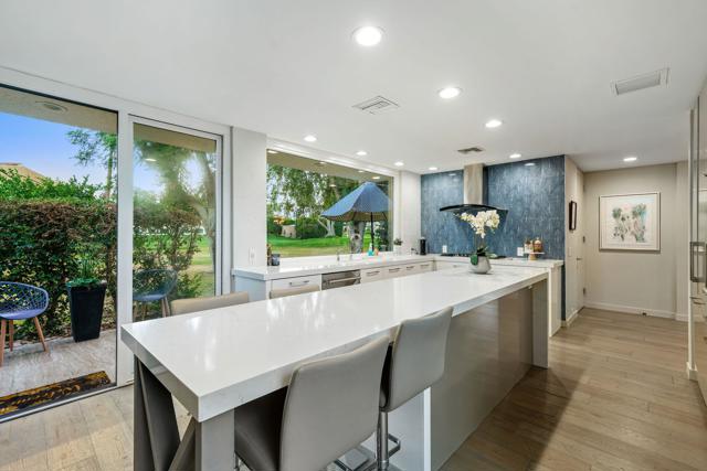 75629 Valle Vista, Indian Wells CA: https://media.crmls.org/mediaz/21b1d0fd-5647-4dd1-b624-a4ff51376d95.jpg