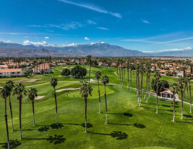 105 Brandigo Circle, Palm Desert CA: https://media.crmls.org/mediaz/21b20236-d5c7-4819-bbcc-811f892aa5ef.jpg