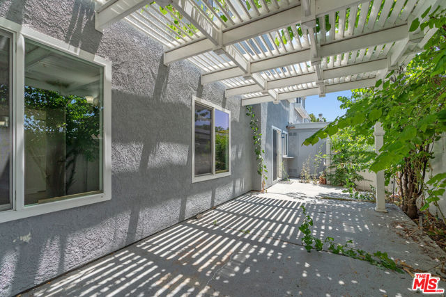46 Eagle, Irvine CA: https://media.crmls.org/mediaz/21b27c73-11f2-4a68-9f02-677a2d979367.jpg