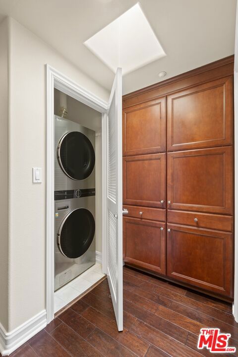 4202 Whitsett Avenue, Studio City CA: https://media.crmls.org/mediaz/21b2fb8f-979f-4036-8958-88ffa8cbabbf.jpg