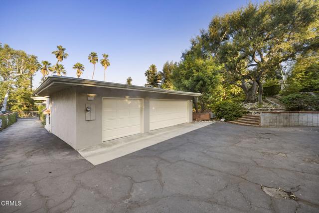 635 Rockwood Road, Pasadena CA: https://media.crmls.org/mediaz/21b30651-30f3-49a8-b7a9-a68b506a366f.jpg
