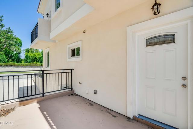 300 E Alhambra Road, Alhambra CA: https://media.crmls.org/mediaz/21b38dad-78a3-469e-ba2d-c3ac2985a56d.jpg