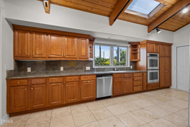 590 Alosta Drive, Camarillo CA: https://media.crmls.org/mediaz/21b3fcc6-cdc4-4fcd-a657-c50aae7a480b.jpg