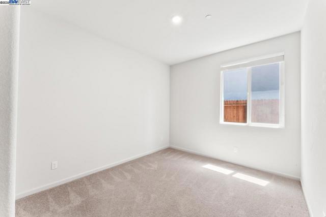 323 Sacramento St, Lathrop CA: https://media.crmls.org/mediaz/21b402b9-9f58-4ec1-8395-4dcc0621177c.jpg